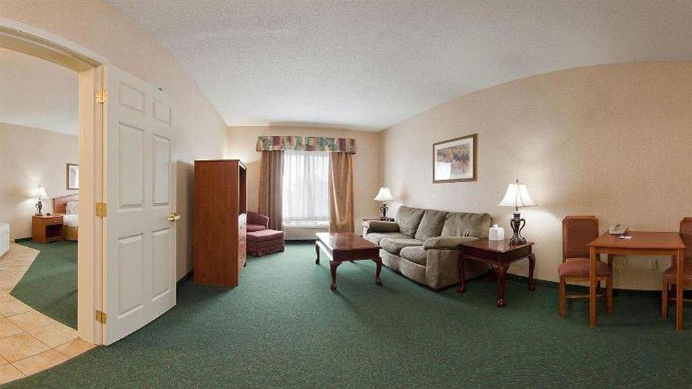 Holiday Inn Express & Suites Vermillion, An Ihg Hotel Εξωτερικό φωτογραφία