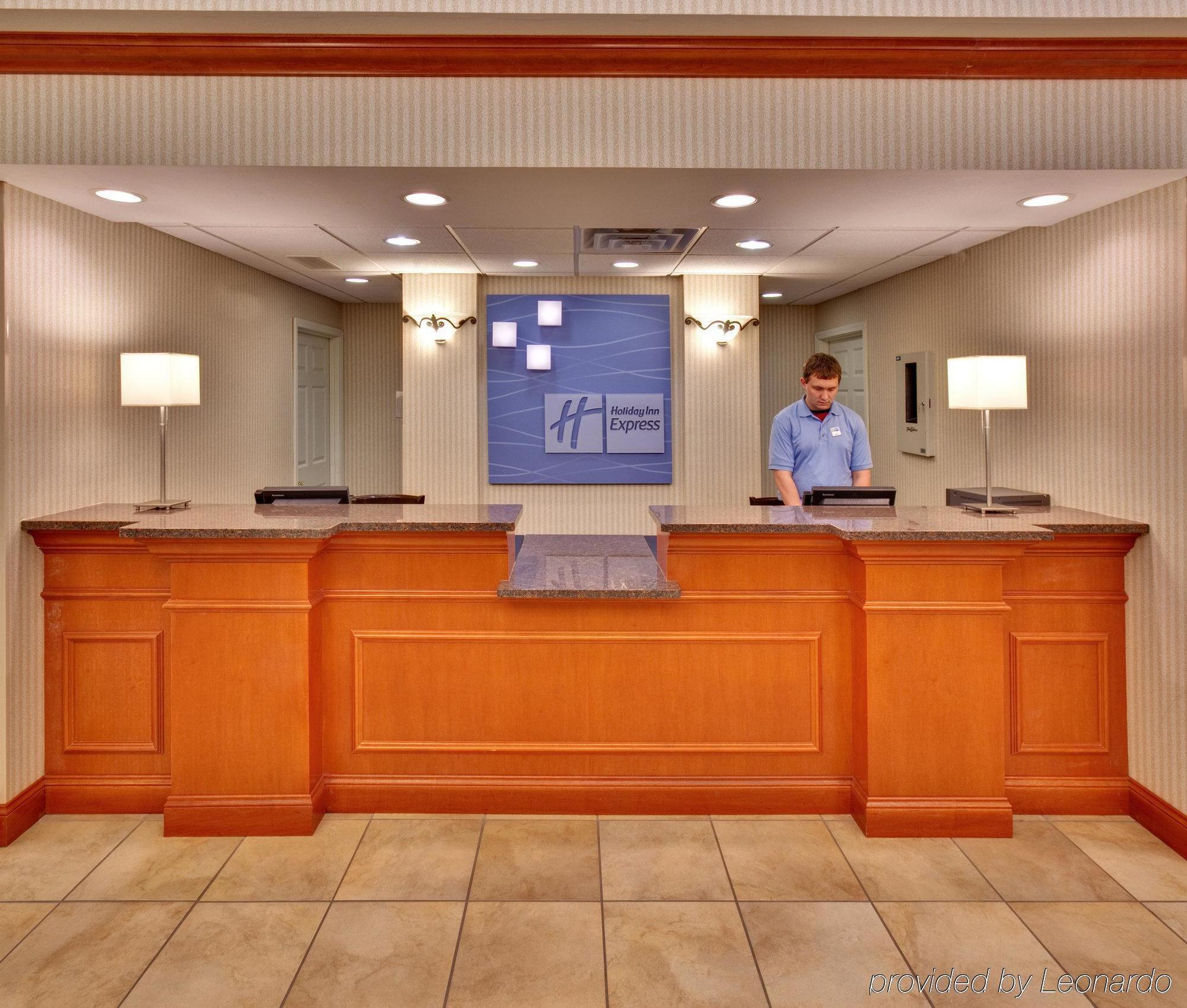 Holiday Inn Express & Suites Vermillion, An Ihg Hotel Εξωτερικό φωτογραφία