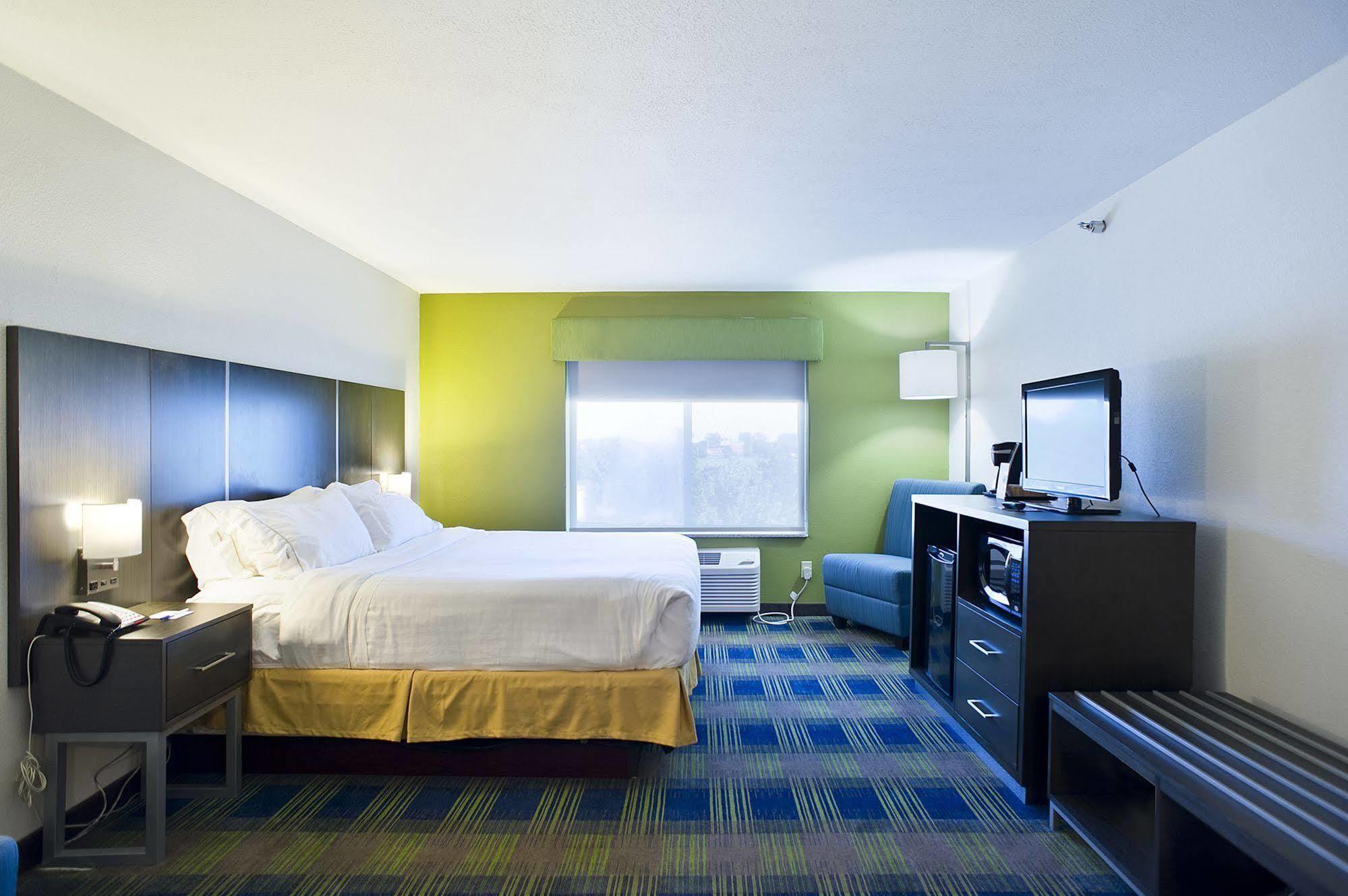 Holiday Inn Express & Suites Vermillion, An Ihg Hotel Εξωτερικό φωτογραφία