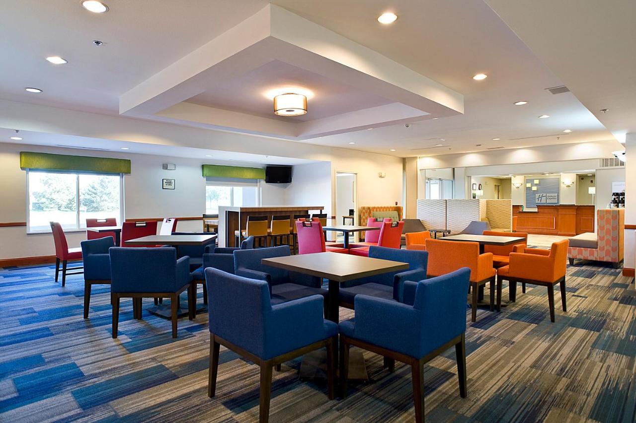 Holiday Inn Express & Suites Vermillion, An Ihg Hotel Εξωτερικό φωτογραφία
