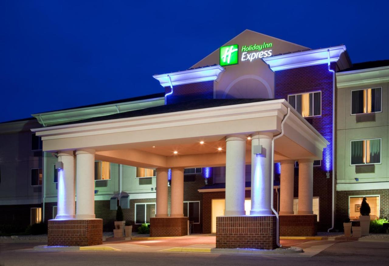 Holiday Inn Express & Suites Vermillion, An Ihg Hotel Εξωτερικό φωτογραφία
