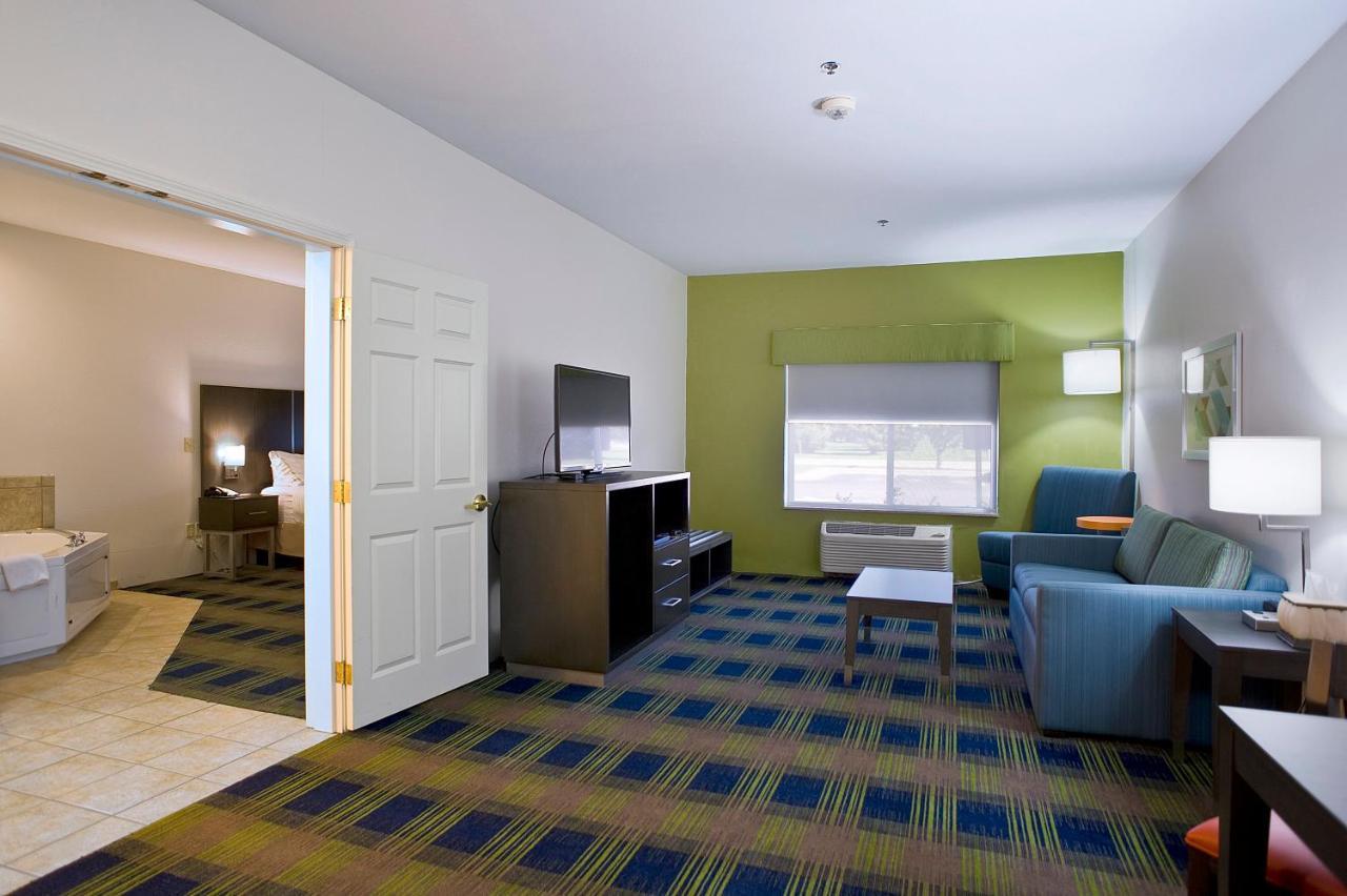 Holiday Inn Express & Suites Vermillion, An Ihg Hotel Εξωτερικό φωτογραφία