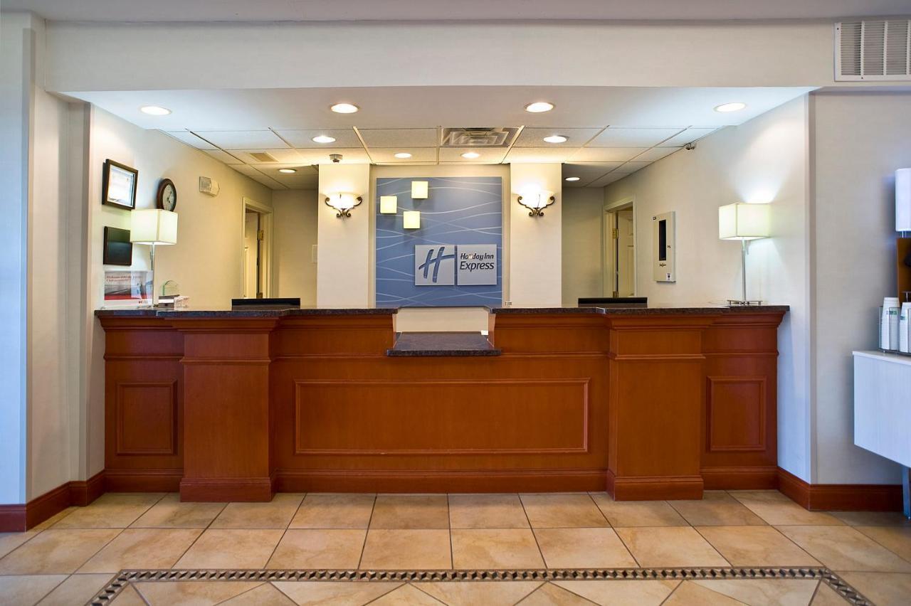 Holiday Inn Express & Suites Vermillion, An Ihg Hotel Εξωτερικό φωτογραφία