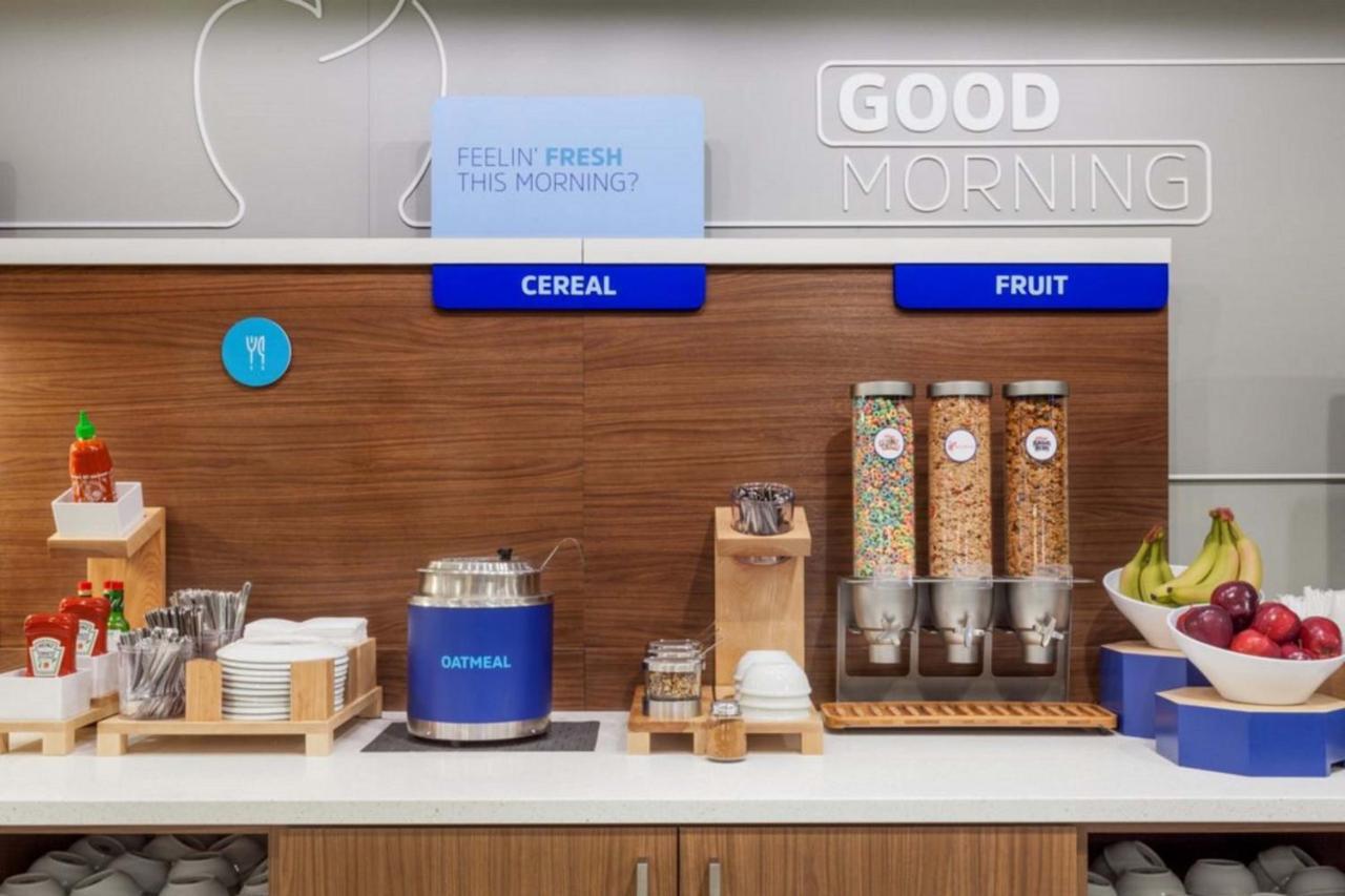 Holiday Inn Express & Suites Vermillion, An Ihg Hotel Εξωτερικό φωτογραφία